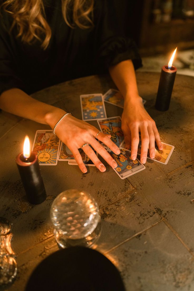  Giới trẻ nghĩ gì về Tarot?